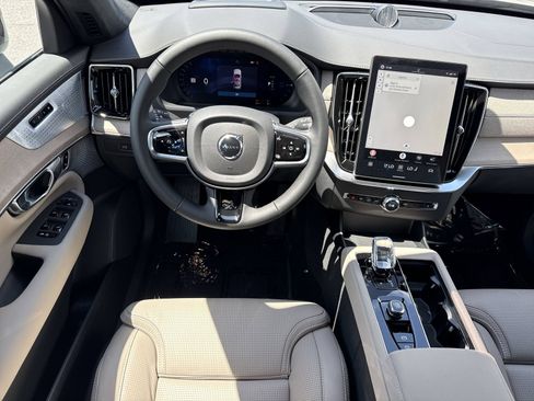 New 2026 Volvo XC90 T8 Ultra w/ Lounge Package AWD/4WD image 18