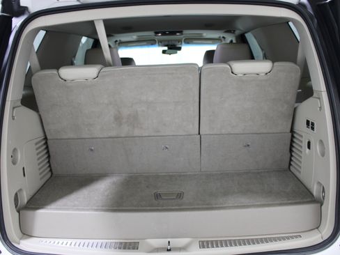 Used 2018 Cadillac Escalade Premium Luxury image 22