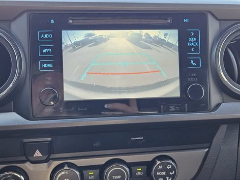 Used 2019 Toyota Tacoma TRD Off-Road AWD/4WD image 17