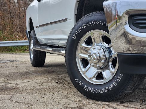 Used 2024 RAM 2500 Tradesman w/ Chrome Appearance Group image 11