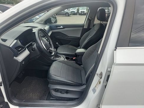 Used 2022 Volkswagen Taos SE FWD image 18