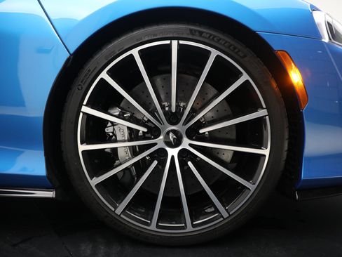 Used 2021 McLaren GT RWD image 38