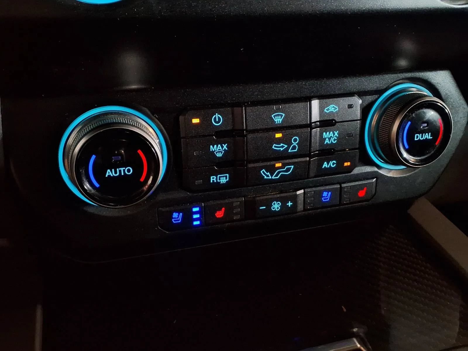 Used 2019 Ford F150 Raptor w/ Equipment Group 802A Luxury AWD/4WD image 21