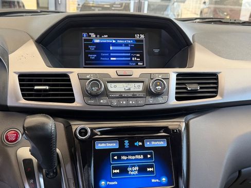 Used 2016 Honda Odyssey Touring Elite image 12