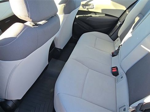 Used 2022 Toyota Corolla LE image 17