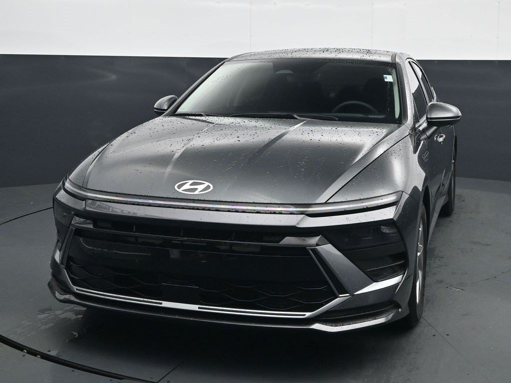 Used 2025 Hyundai Sonata SE FWD image 2