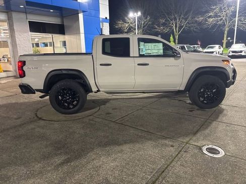New 2026 Chevrolet Colorado Trail Boss w/ Off-Road Front Bumper Package AWD/4WD image 10