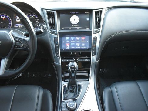 Used 2018 INFINITI Q60 3.0t Luxe w/ Cargo Package RWD image 19