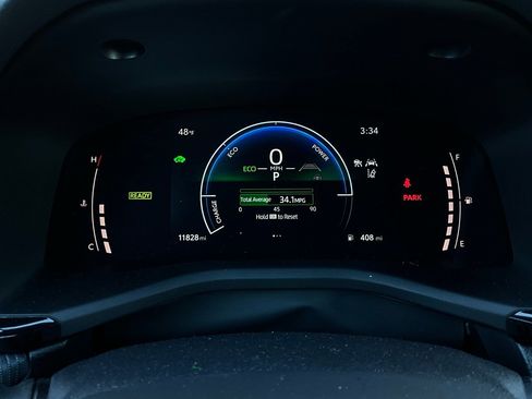 Used 2025 Toyota Camry SE image 37