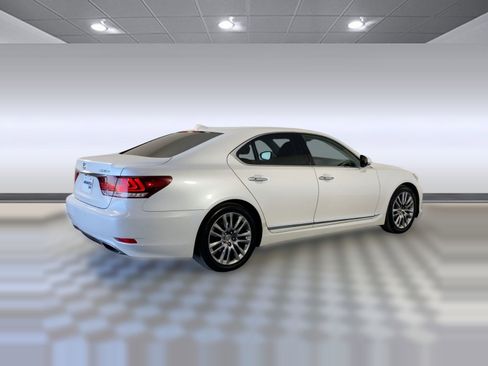 Used 2017 Lexus LS 460 w/ Comfort Package image 7