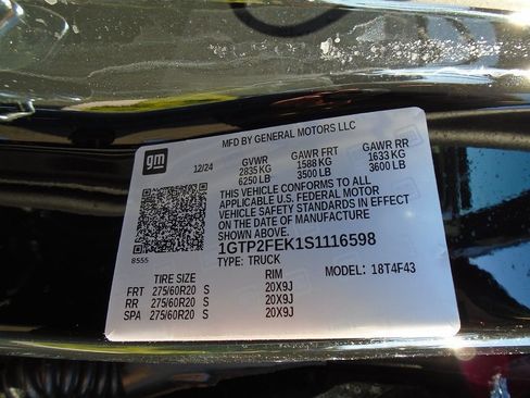 Used 2025 GMC Canyon Denali AWD/4WD image 19