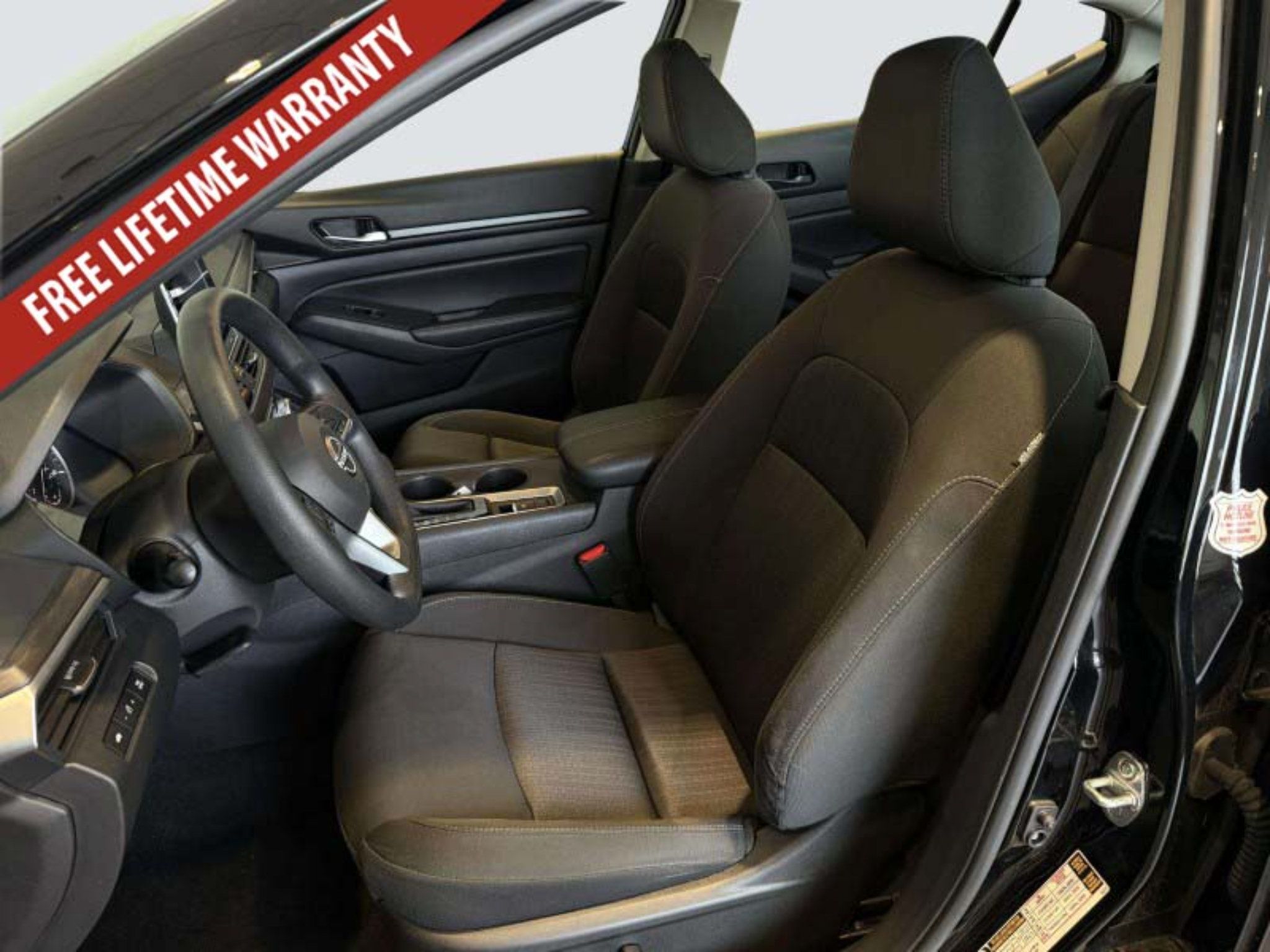 Used 2025 Nissan Altima 2.5 SV AWD/4WD image 28