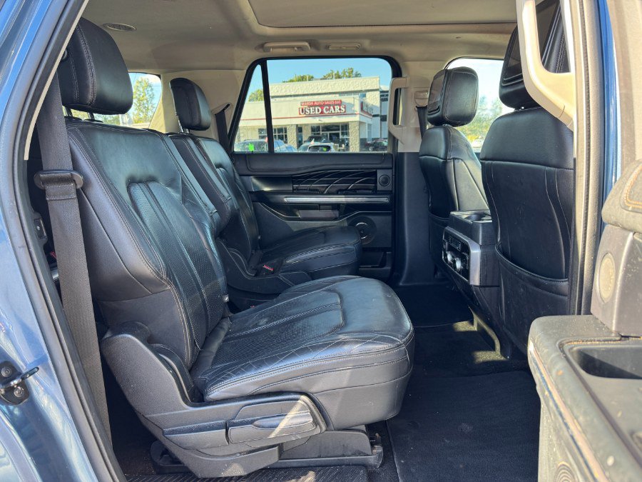 Used 2018 Ford Expedition Max Platinum AWD/4WD image 19