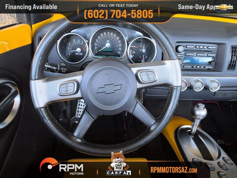 Used 2004 Chevrolet SSR w/ Preferred Equipment Group RWD image 11