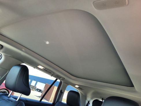 Used 2025 Toyota Grand Highlander AWD image 13