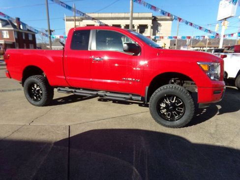 Used 2021 Nissan Titan SV w/ SV Convenience Package AWD/4WD image 3