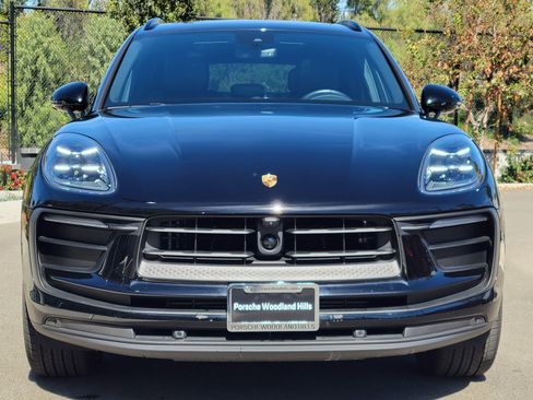 Used 2024 Porsche Macan image 10