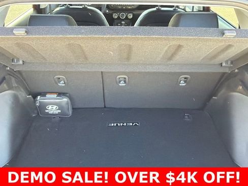 Certified 2025 Hyundai Venue Limited image 10