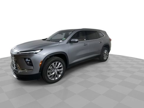 Used 2025 Buick Enclave Preferred image 4