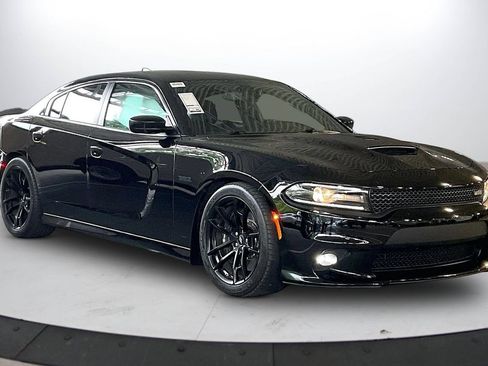 Certified 2018 Dodge Charger R/T RWD image 2