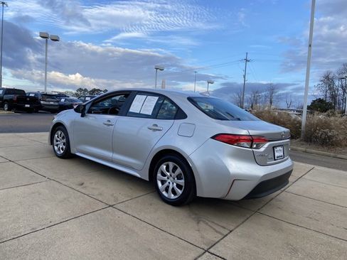 Used 2025 Toyota Corolla LE image 7