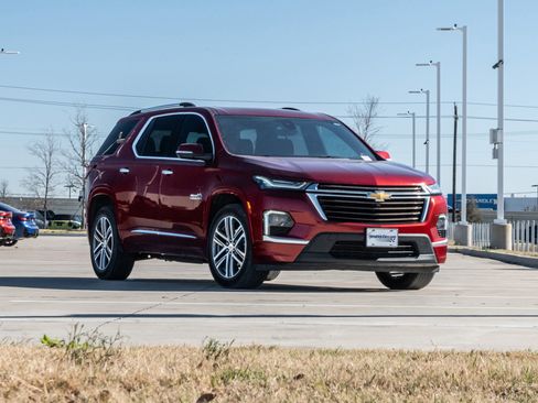 Used 2023 Chevrolet Traverse High Country w/ LPO, Floor Liner Package image 2