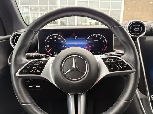 Used 2023 Mercedes-Benz GLC 300 4MATIC image 13