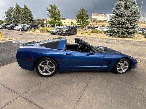 Used 2003 Chevrolet Corvette Coupe w/ Preferred Equipment Group RWD image 6
