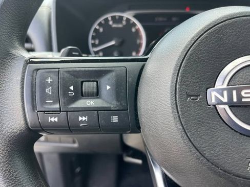 Used 2023 Nissan Rogue SV FWD image 16