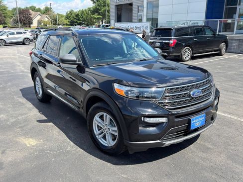 Certified 2022 Ford Explorer XLT w/ Equipment Group 202A AWD/4WD image 10