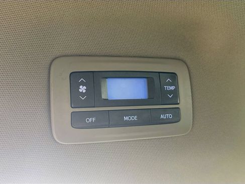 Used 2016 Toyota Sienna LE FWD image 25