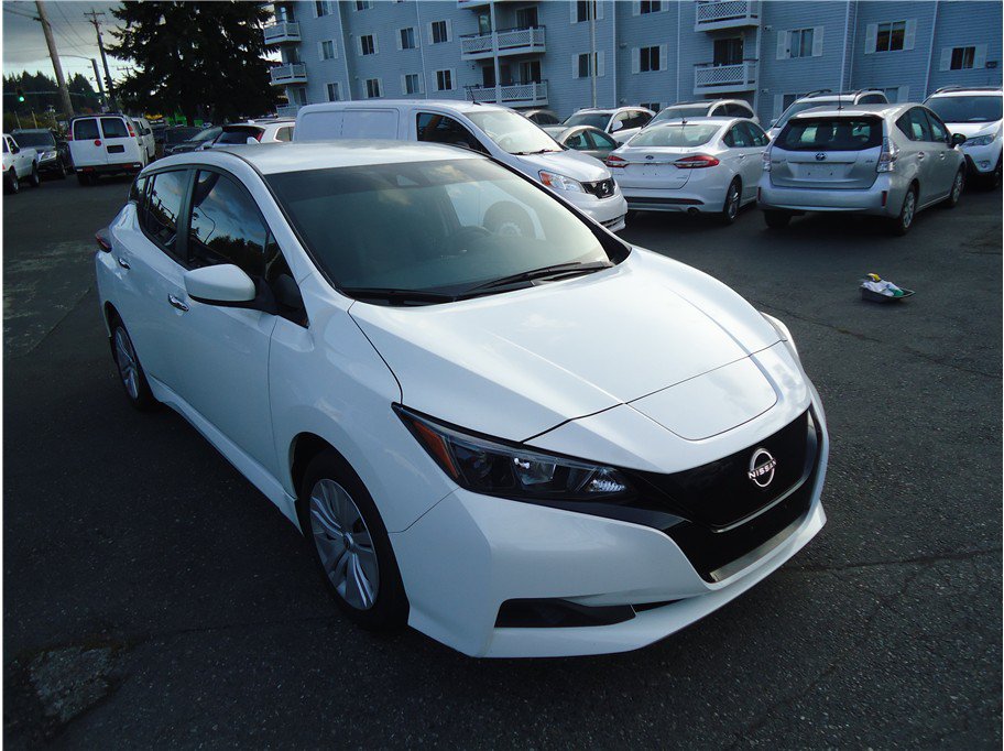 Used 2025 Nissan Leaf S FWD image 4