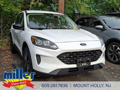Certified 2022 Ford Escape SE w/ SE Sport Appearance Package AWD/4WD image 1