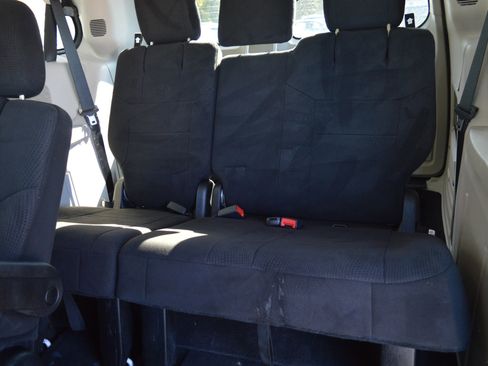 Used 2013 Dodge Grand Caravan SE image 20