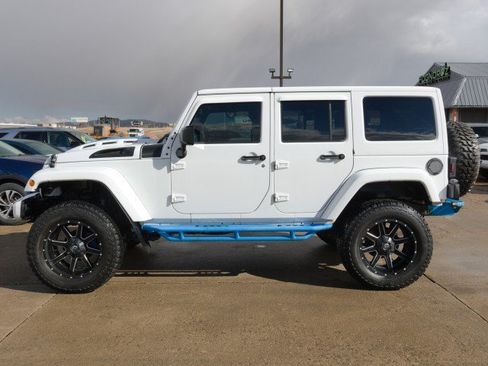 Used 2016 Jeep Wrangler Unlimited Sahara w/ Max Tow Package AWD/4WD image 3
