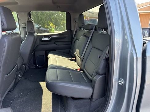 Used 2025 GMC Sierra 1500 SLT image 15
