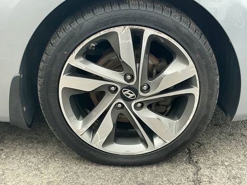 Used 2015 Hyundai Elantra Limited w/ Option Group 05 image 15