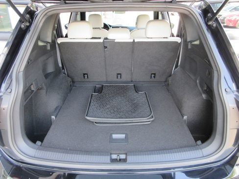 Used 2020 Volkswagen Tiguan SE R-Line AWD/4WD image 54
