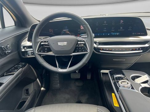 Used 2024 Cadillac Lyriq Luxury AWD/4WD image 24