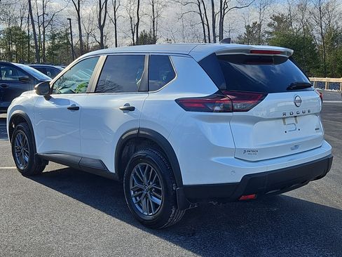 Used 2024 Nissan Rogue S image 21