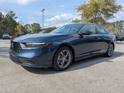 Used 2023 Honda Accord EX image 8