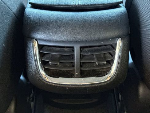 Used 2024 Chevrolet Malibu LT image 20