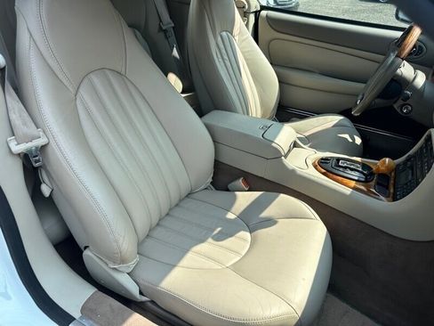 Used 2005 Jaguar XK8 Convertible image 28