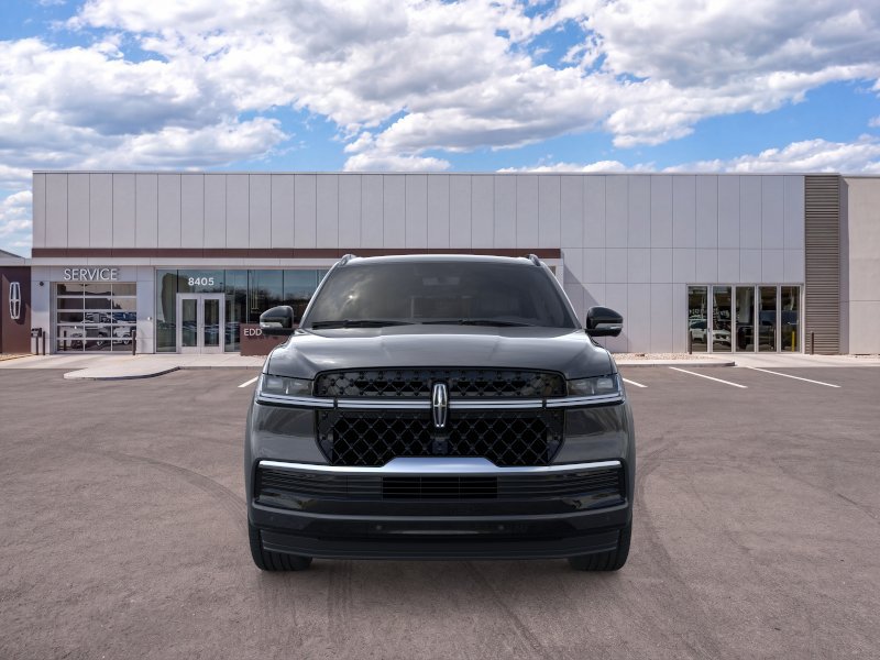 New 2026 Lincoln Navigator Reserve w/ Jet Appearance Package AWD/4WD image 6