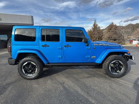 Used 2014 Jeep Wrangler Unlimited Sahara image 9
