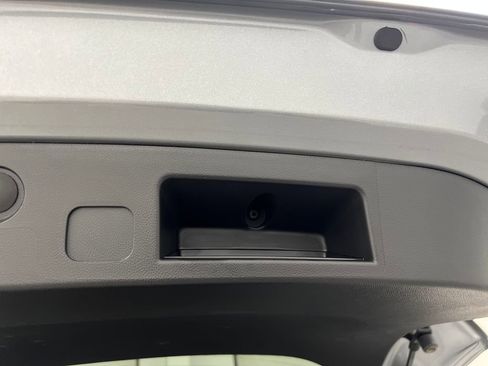 Used 2026 Chevrolet Equinox LT FWD image 33