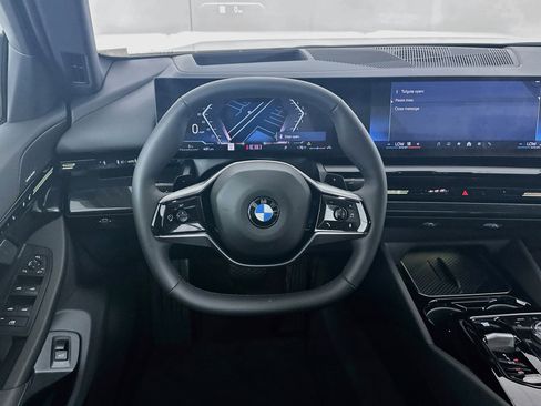 Used 2024 BMW 530i w/ Premium Package RWD image 17