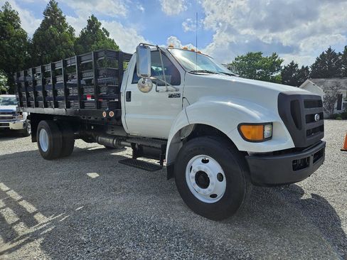 Used 2011 Ford F750 2WD Regular Cab Super Duty image 7