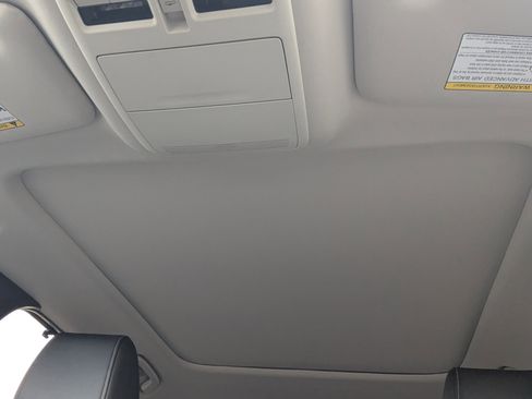 Certified 2025 MAZDA CX-70 Plug-In Hybrid w/ Premium Pkg image 13