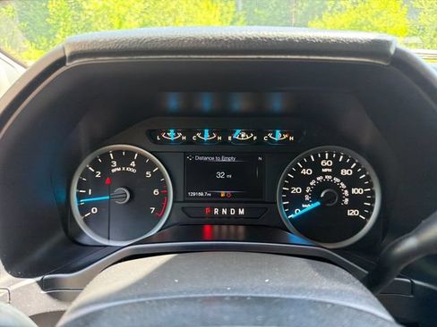 Used 2017 Ford F150 XLT w/ Equipment Group 302A Luxury AWD/4WD image 16